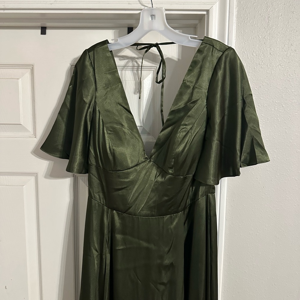David’s Bridal Charmeuse Flutter-Sleeve A-Line Dress Martini Olive NWT - Picture 3 of 9